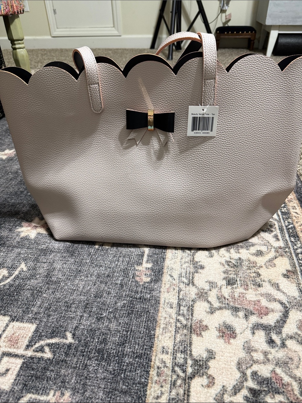 Scalloped Edge Tote with Bow Accent - Pale Pink